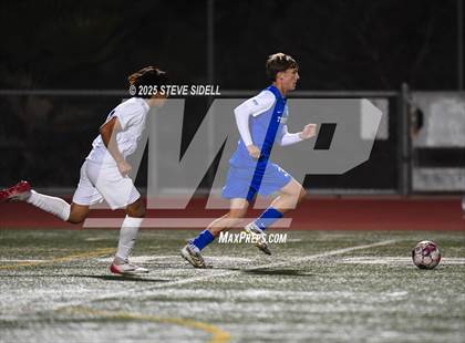 Thumbnail 2 in La Jolla Country Day vs. Central photogallery.