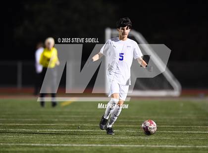 Thumbnail 1 in La Jolla Country Day vs. Central photogallery.