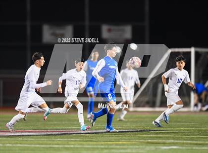 Thumbnail 3 in La Jolla Country Day vs. Central photogallery.