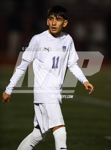 Thumbnail 3 in La Jolla Country Day vs. Central photogallery.