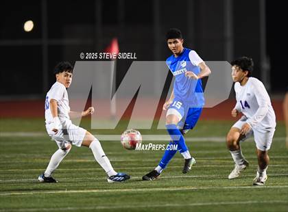 Thumbnail 2 in La Jolla Country Day vs. Central photogallery.