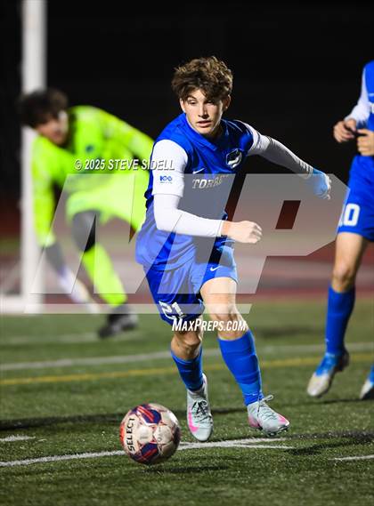 Thumbnail 3 in La Jolla Country Day vs. Central photogallery.