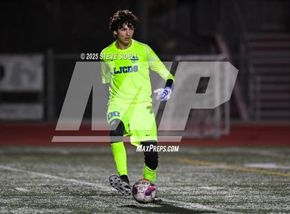 Thumbnail 1 in La Jolla Country Day vs. Central photogallery.