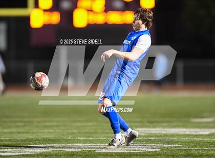 Thumbnail 1 in La Jolla Country Day vs. Central photogallery.