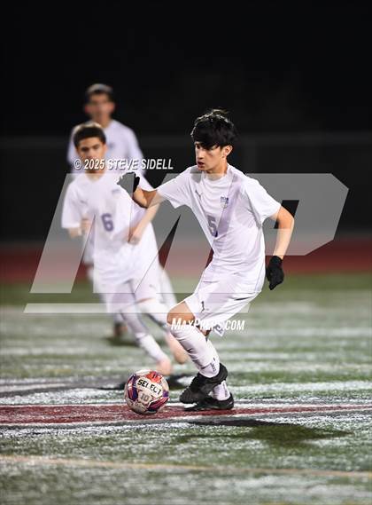 Thumbnail 2 in La Jolla Country Day vs. Central photogallery.