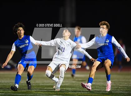 Thumbnail 2 in La Jolla Country Day vs. Central photogallery.