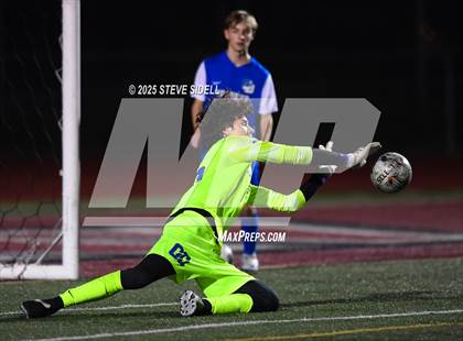 Thumbnail 1 in La Jolla Country Day vs. Central photogallery.