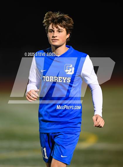 Thumbnail 1 in La Jolla Country Day vs. Central photogallery.