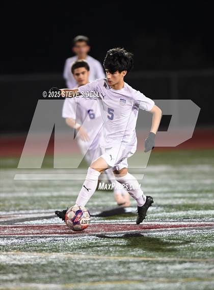 Thumbnail 3 in La Jolla Country Day vs. Central photogallery.