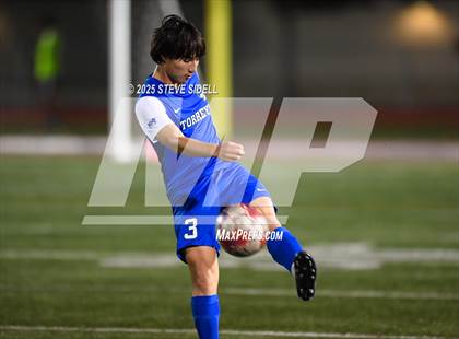 Thumbnail 2 in La Jolla Country Day vs. Central photogallery.