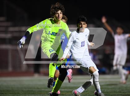 Thumbnail 2 in La Jolla Country Day vs. Central photogallery.