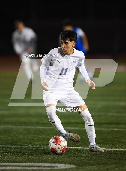 Thumbnail 2 in La Jolla Country Day vs. Central photogallery.