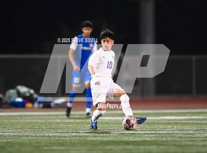 Thumbnail 3 in La Jolla Country Day vs. Central photogallery.