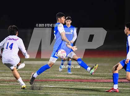 Thumbnail 1 in La Jolla Country Day vs. Central photogallery.