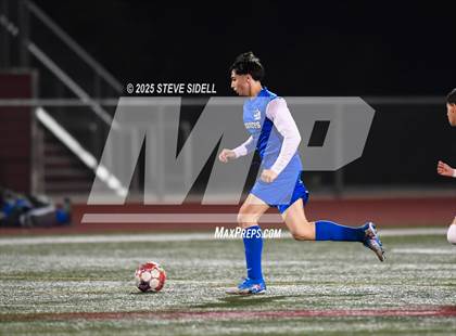 Thumbnail 1 in La Jolla Country Day vs. Central photogallery.