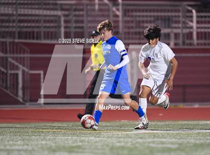 Thumbnail 1 in La Jolla Country Day vs. Central photogallery.