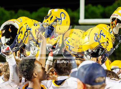 Thumbnail 1 in Cape Fear @ Scotland photogallery.