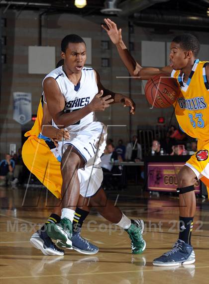 Thumbnail 2 in Los Osos vs. Chino Hills (Inland Empire Classic) photogallery.