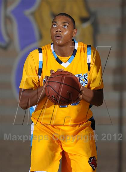 Thumbnail 2 in Los Osos vs. Chino Hills (Inland Empire Classic) photogallery.