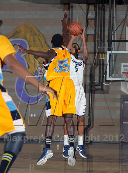 Thumbnail 2 in Los Osos vs. Chino Hills (Inland Empire Classic) photogallery.