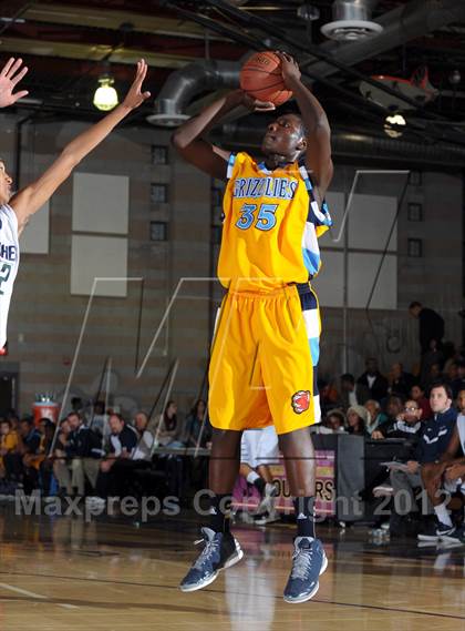 Thumbnail 2 in Los Osos vs. Chino Hills (Inland Empire Classic) photogallery.