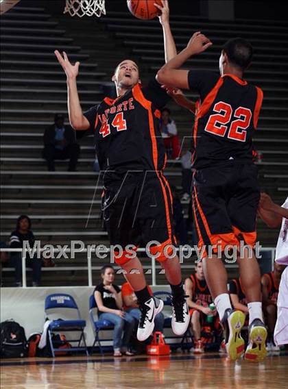 Thumbnail 3 in Fort Bend Kempner vs La Porte (McDonald's Texas Invitational) photogallery.
