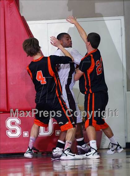 Thumbnail 3 in Fort Bend Kempner vs La Porte (McDonald's Texas Invitational) photogallery.