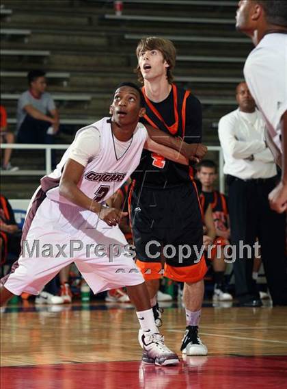 Thumbnail 2 in Fort Bend Kempner vs La Porte (McDonald's Texas Invitational) photogallery.