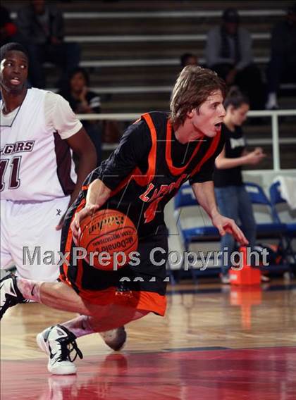 Thumbnail 2 in Fort Bend Kempner vs La Porte (McDonald's Texas Invitational) photogallery.