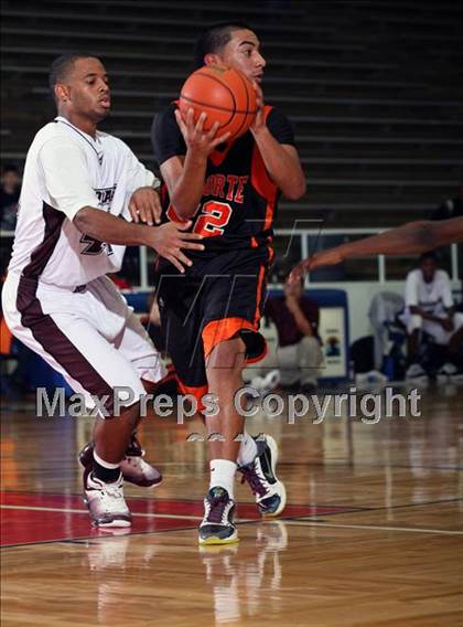 Thumbnail 3 in Fort Bend Kempner vs La Porte (McDonald's Texas Invitational) photogallery.