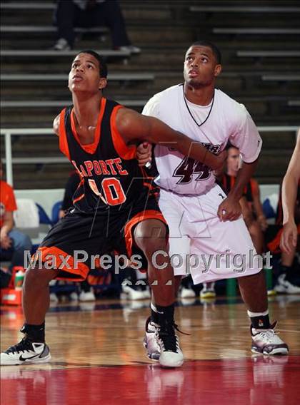 Thumbnail 3 in Fort Bend Kempner vs La Porte (McDonald's Texas Invitational) photogallery.