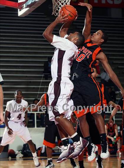 Thumbnail 2 in Fort Bend Kempner vs La Porte (McDonald's Texas Invitational) photogallery.