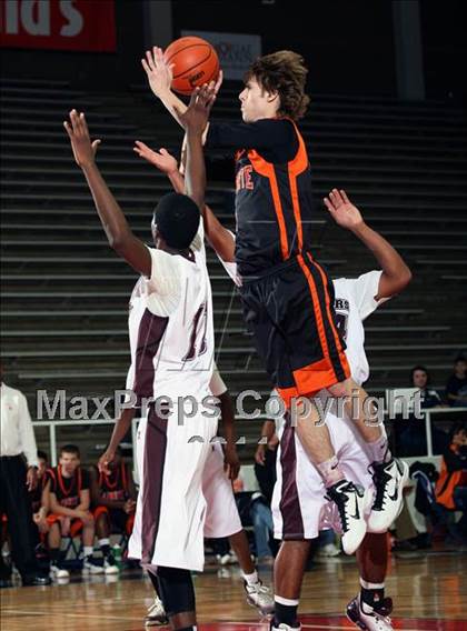 Thumbnail 2 in Fort Bend Kempner vs La Porte (McDonald's Texas Invitational) photogallery.