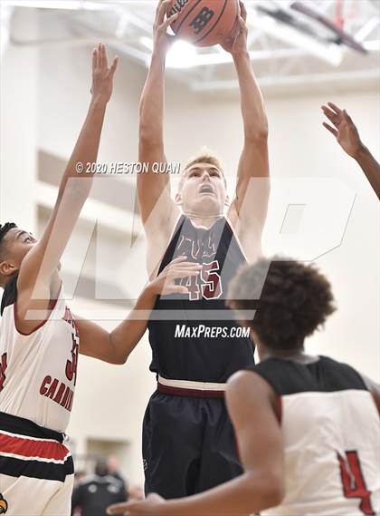 Thumbnail 3 in Capistrano Valley Christian vs. Hoover (Rancho Mirage Holiday Invitational) photogallery.
