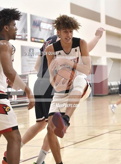 Thumbnail 1 in Capistrano Valley Christian vs. Hoover (Rancho Mirage Holiday Invitational) photogallery.