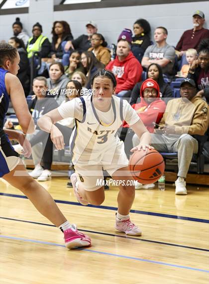 Thumbnail 1 in Quincy vs Battle (Sophie Cunningham Classic) photogallery.