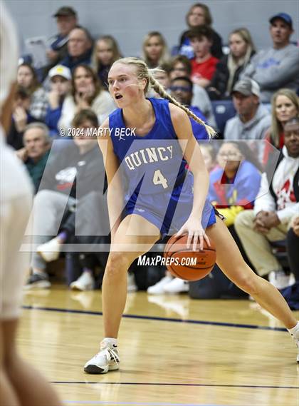 Thumbnail 2 in Quincy vs Battle (Sophie Cunningham Classic) photogallery.
