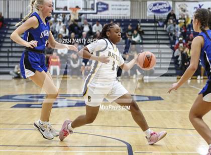 Thumbnail 3 in Quincy vs Battle (Sophie Cunningham Classic) photogallery.