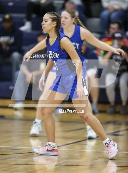 Thumbnail 2 in Quincy vs Battle (Sophie Cunningham Classic) photogallery.