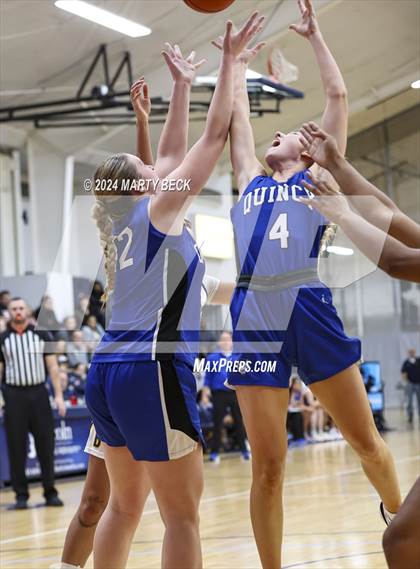 Thumbnail 1 in Quincy vs Battle (Sophie Cunningham Classic) photogallery.