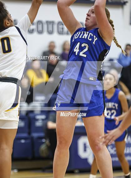 Thumbnail 2 in Quincy vs Battle (Sophie Cunningham Classic) photogallery.
