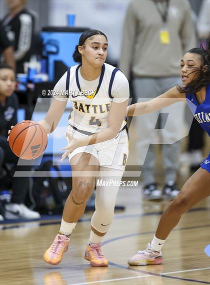 Thumbnail 3 in Quincy vs Battle (Sophie Cunningham Classic) photogallery.