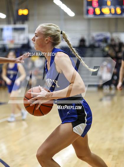 Thumbnail 2 in Quincy vs Battle (Sophie Cunningham Classic) photogallery.