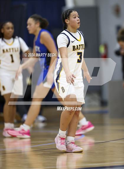Thumbnail 3 in Quincy vs Battle (Sophie Cunningham Classic) photogallery.