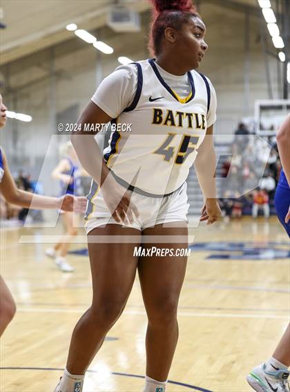 Thumbnail 2 in Quincy vs Battle (Sophie Cunningham Classic) photogallery.