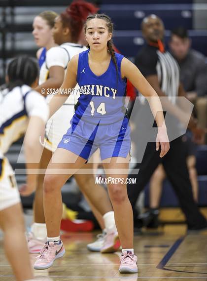 Thumbnail 2 in Quincy vs Battle (Sophie Cunningham Classic) photogallery.