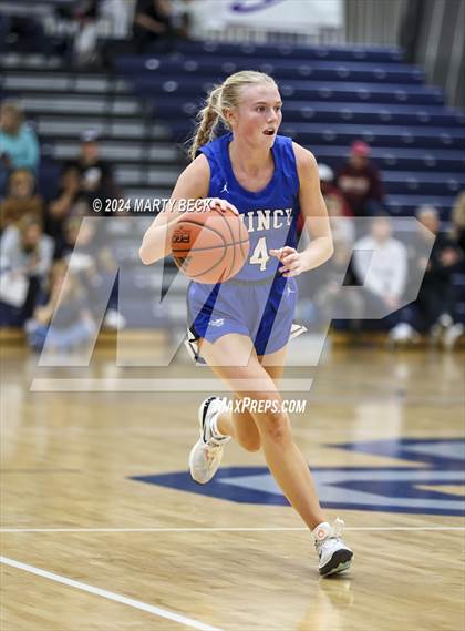 Thumbnail 3 in Quincy vs Battle (Sophie Cunningham Classic) photogallery.