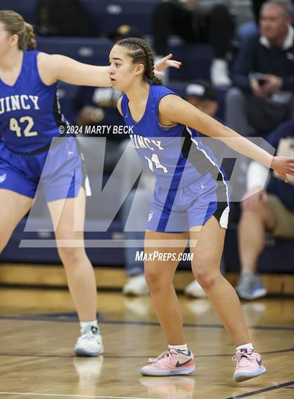 Thumbnail 3 in Quincy vs Battle (Sophie Cunningham Classic) photogallery.