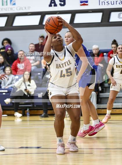 Thumbnail 1 in Quincy vs Battle (Sophie Cunningham Classic) photogallery.