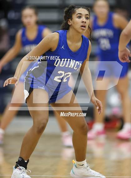 Thumbnail 3 in Quincy vs Battle (Sophie Cunningham Classic) photogallery.